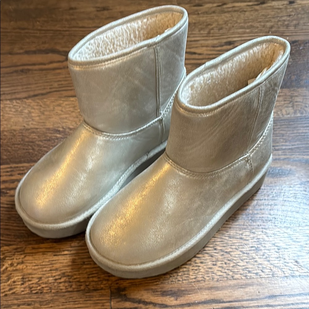 Gap girls size 2 silver boots